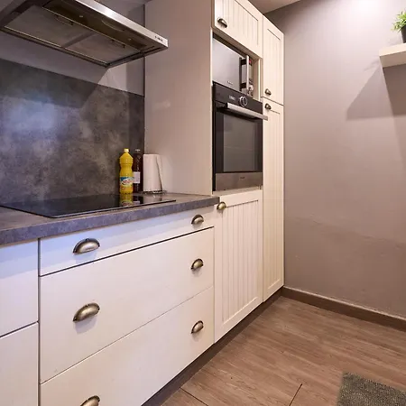 Holiday home Casa Royal - Cite 500m, Free Public Car Park 200m, Wifi, Cite View Terrace