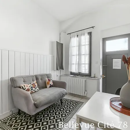 Casa Royal - Cite 500m, Free Public Car Park 200m, Aircon, Wifi, Cite View Terrace *