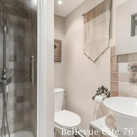 別荘 Les Bellevue Cite Trivalle, Cite 500M, Free Private Car Park On Demand, Free Public Car Park 200M, Aircon, Wifi, Cite View Terrace *