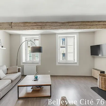 Casa Royal - Cite 500m, Free Public Car Park 200m, Aircon, Wifi, Cite View Terrace *